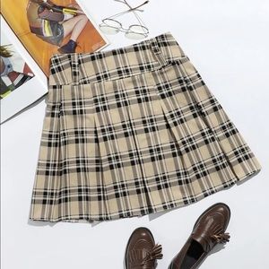 NWOT: Tartan, pleated skirt